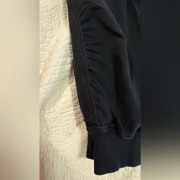 LULULEMON RARE old school capri sweatpants - Picture 5 of 7